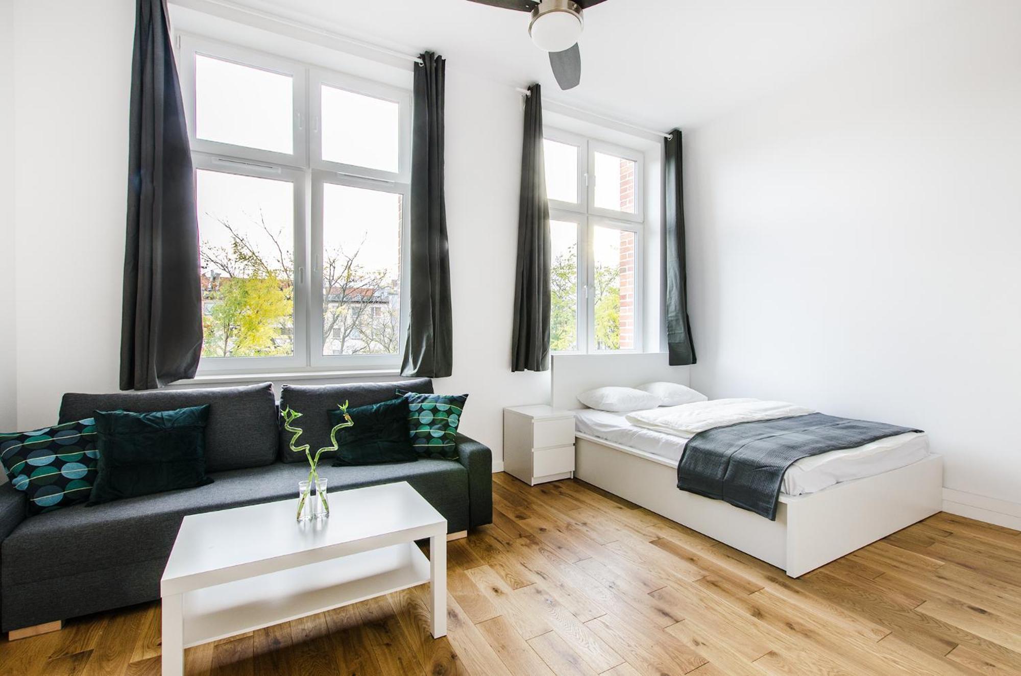 Beautiful Diamond - 10 Min Walk To Market Square!