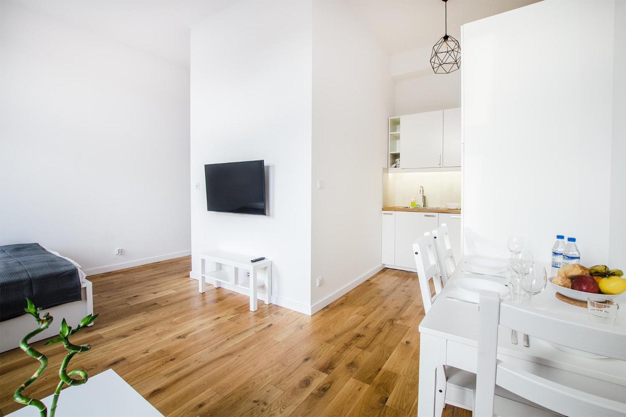 Beautiful Diamond - 10 Min Walk To Market Square! *